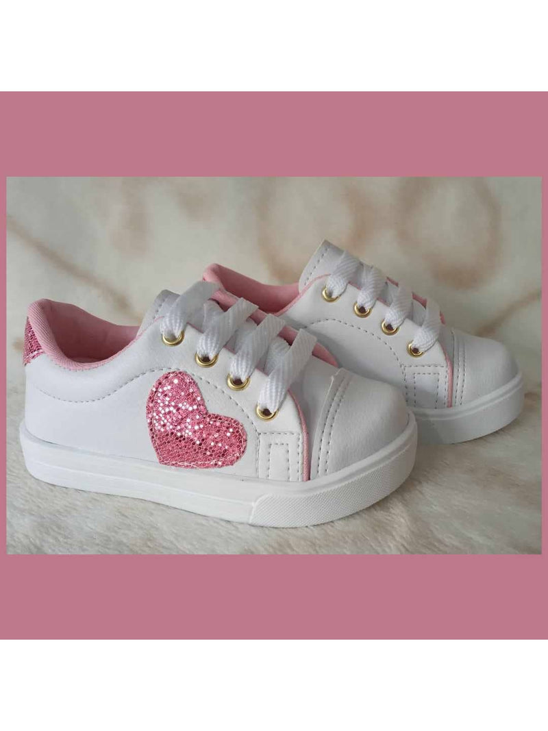 Tênis para bebê preto ou branco com coração rosa menina infantil