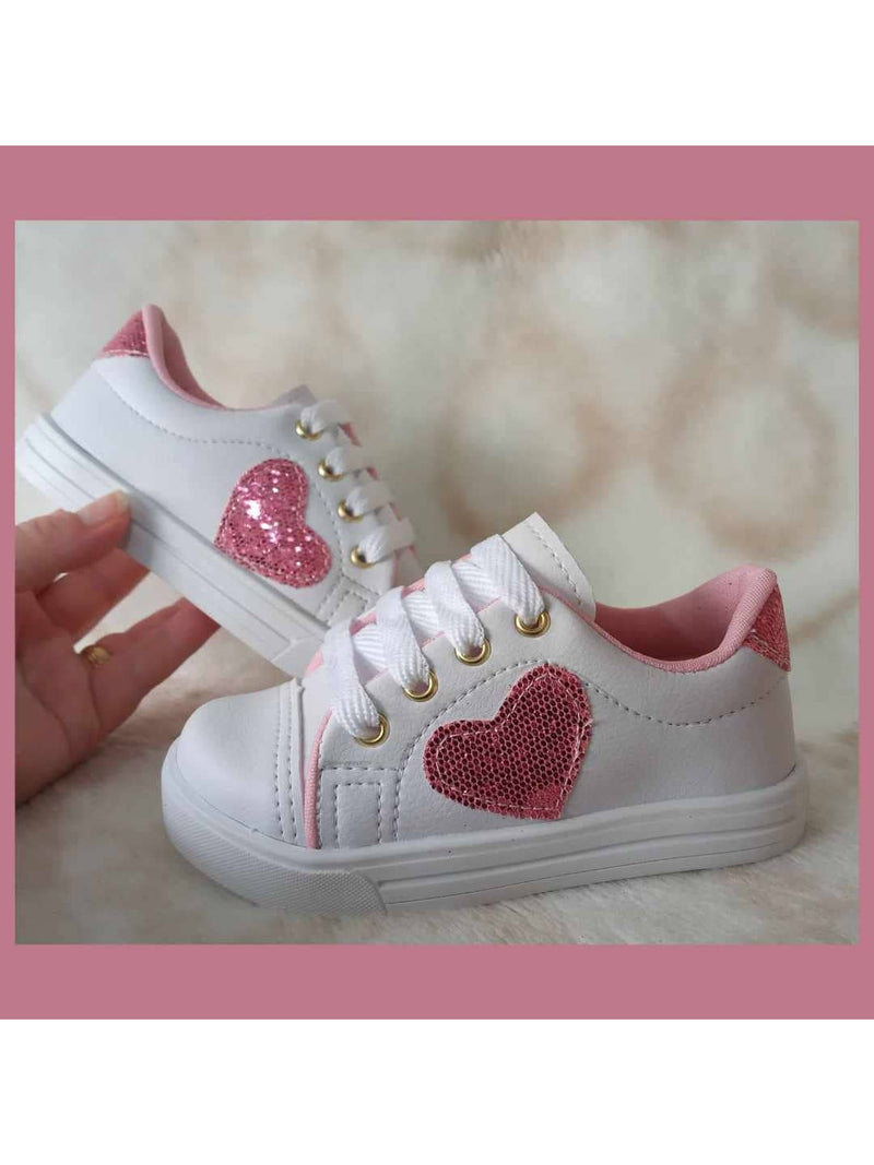 Tênis para bebê preto ou branco com coração rosa menina infantil