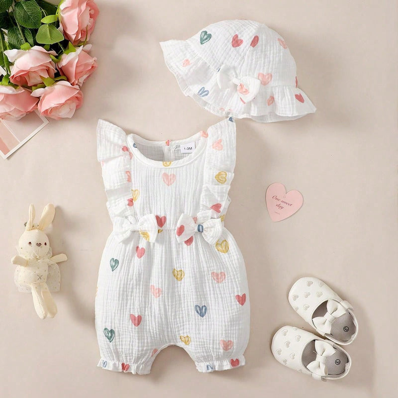Conjunto de 2 peças para bebê menina, composto por Macaquinho Regata Reverso com Babados e Laço em Formato de Coração + Chapéu, Confortável e Versátil, Primavera/Verão