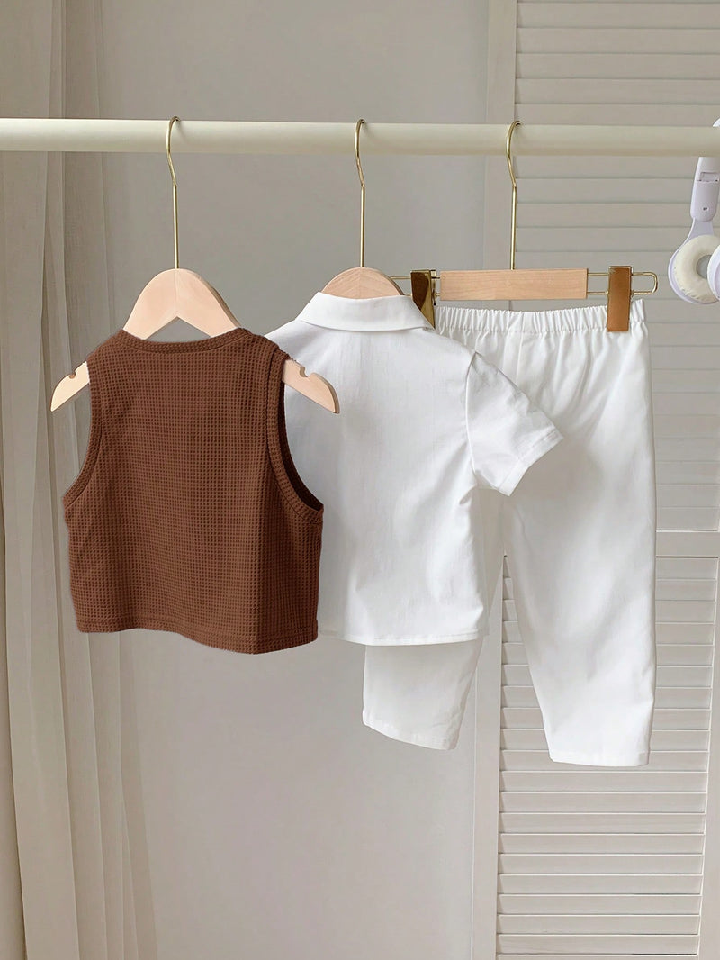 3 peças/Conjunto Menino Bebê Azul e Branco Top Polo de Manga Curta para Verão/Outono, Colete Sólido e Calça, Estilo Cavalheiro Britânico, Macio e Versátil para Festa de Aniversário, Batizado, 1º Aniversário, Eventos, Casamentos