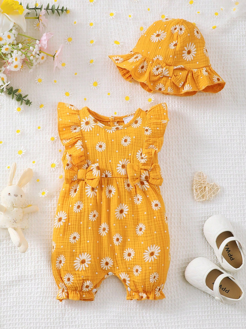 Conjunto de 2 peças para bebê menina, composto por Macaquinho Regata Reverso com Babados e Laço em Formato de Coração + Chapéu, Confortável e Versátil, Primavera/Verão