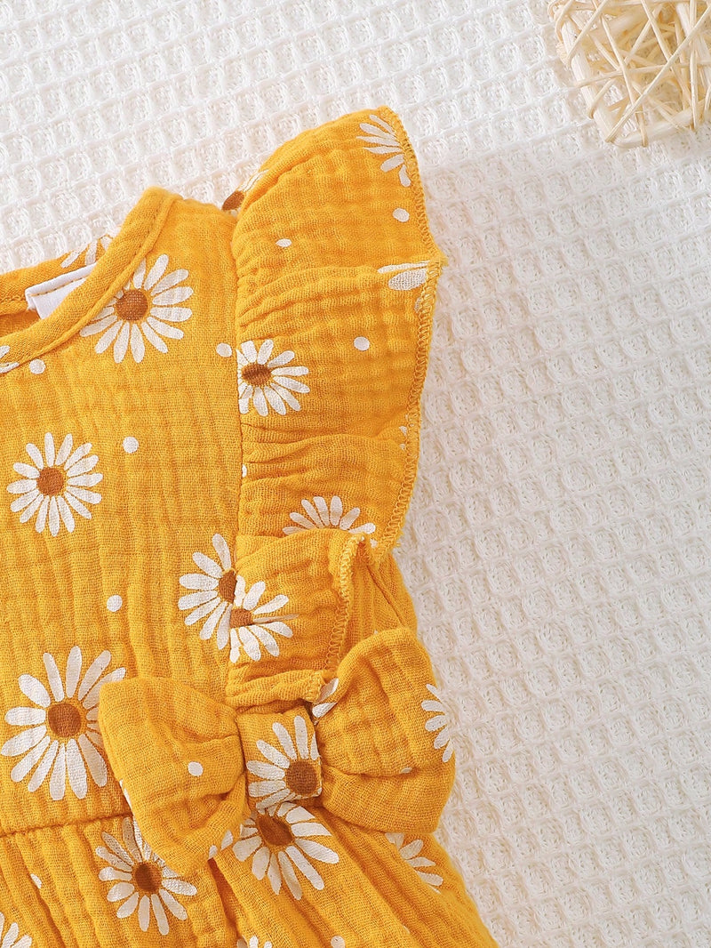 Conjunto de 2 peças para bebê menina, composto por Macaquinho Regata Reverso com Babados e Laço em Formato de Coração + Chapéu, Confortável e Versátil, Primavera/Verão