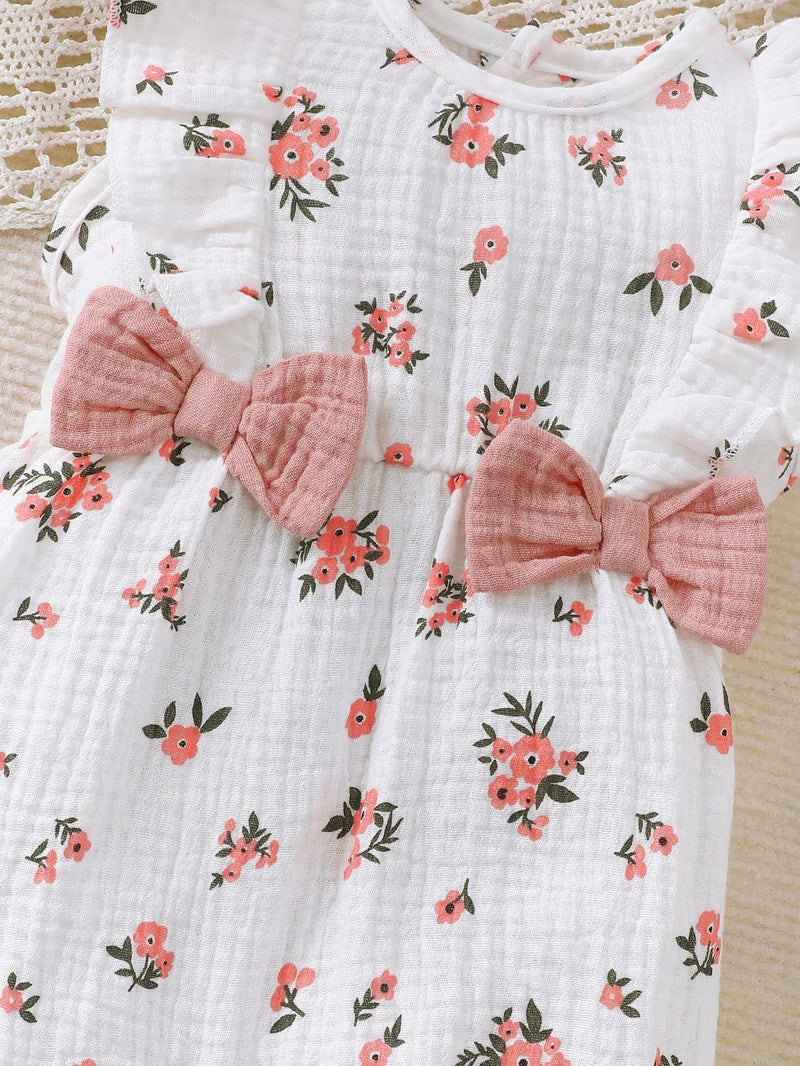 Conjunto de 2 peças para bebê menina, composto por Macaquinho Regata Reverso com Babados e Laço em Formato de Coração + Chapéu, Confortável e Versátil, Primavera/Verão