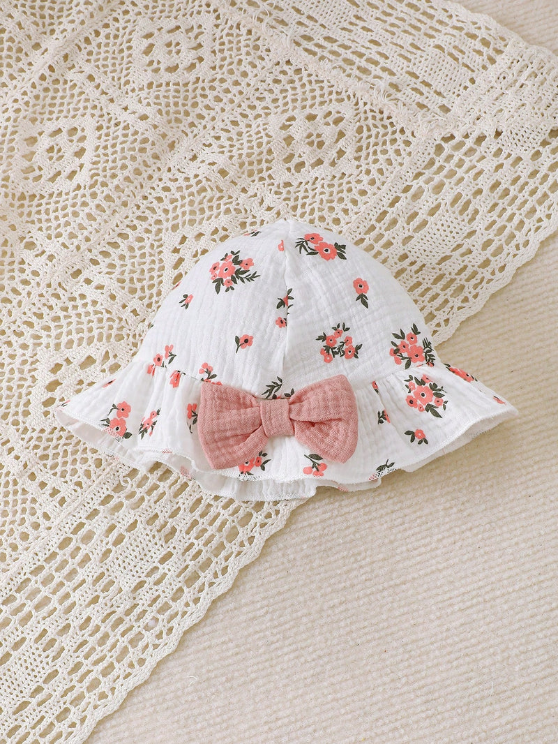 Conjunto de 2 peças para bebê menina, composto por Macaquinho Regata Reverso com Babados e Laço em Formato de Coração + Chapéu, Confortável e Versátil, Primavera/Verão