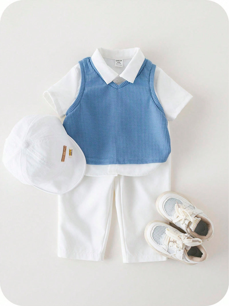 3 peças/Conjunto Menino Bebê Azul e Branco Top Polo de Manga Curta para Verão/Outono, Colete Sólido e Calça, Estilo Cavalheiro Britânico, Macio e Versátil para Festa de Aniversário, Batizado, 1º Aniversário, Eventos, Casamentos