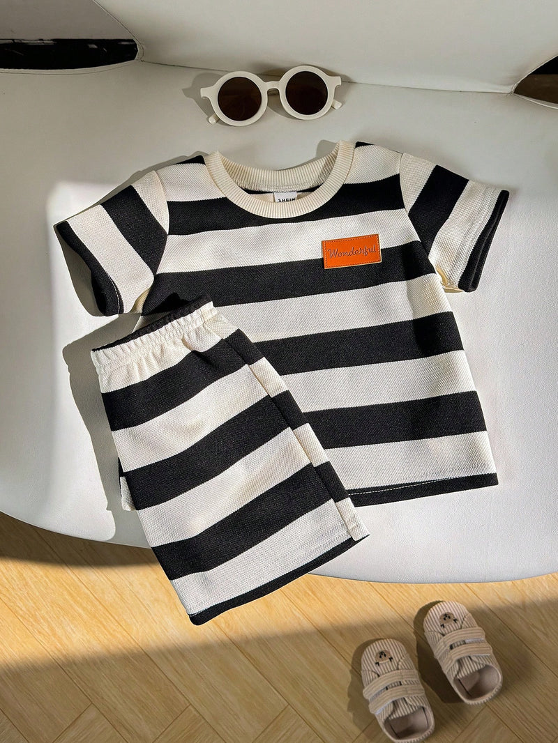 2 peças/Conjunto Camiseta de Manga Curta e Shorts Listrados com Estampa de Urso para Menino/Menina Casual, Confortável e Adequado para Uso Diário, Esportes, Exterior, Escola, Festa, Férias, Sessão de Fotos, Primavera/Verão