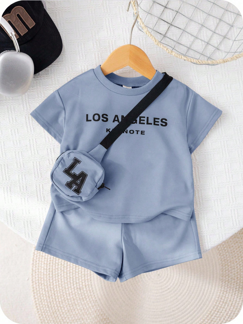 3 Peças/Conjunto Babybo Kids Verão Casual Camiseta de Manga Curta com Padrão de Letras, Shorts de Cintura Elástica com Bolsa Transversal