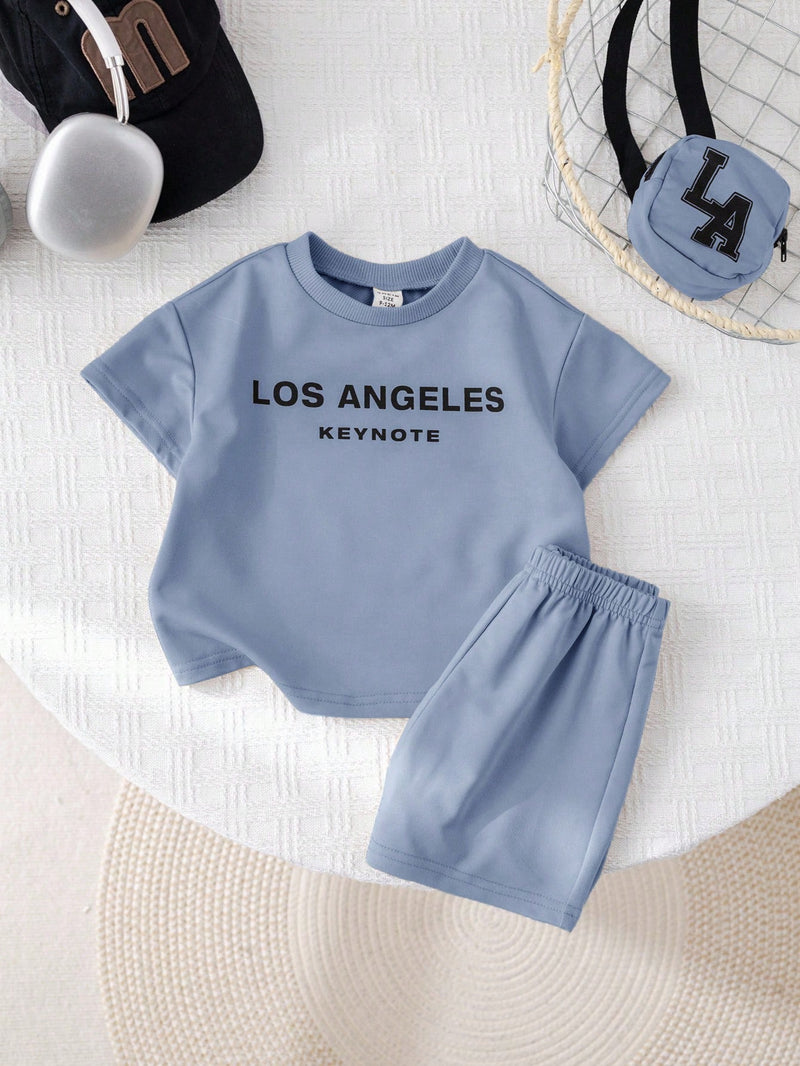 3 peças/Conjunto Babybo Verão Casual Camiseta de Manga Curta com Estampa de Letra, Shorts de Cintura Elástica, Bolsa Transversal Bônus